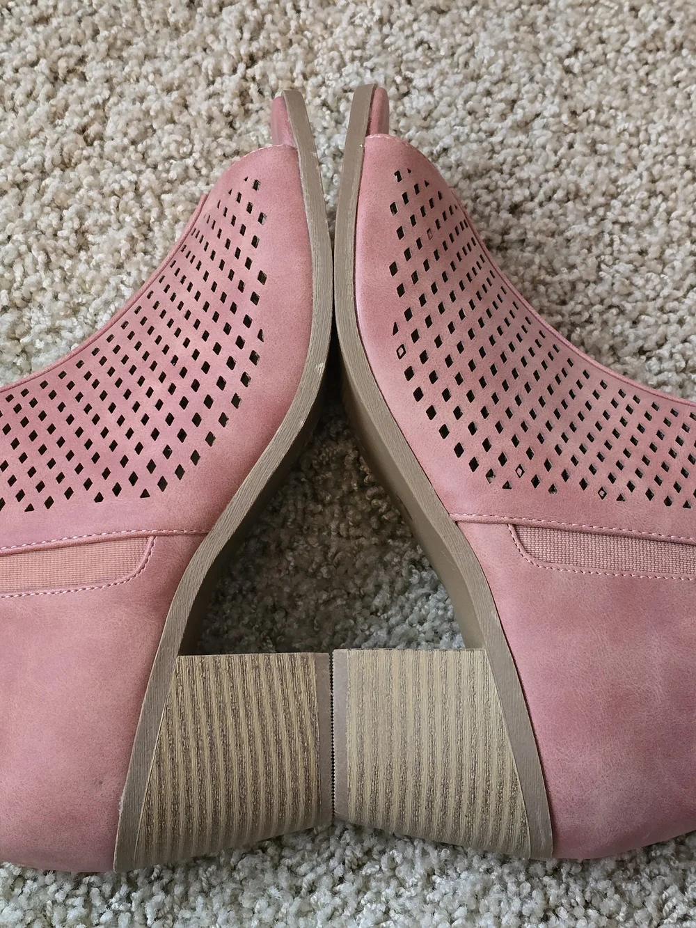 Women’s Journee Pink Perforated Open-Toe Ankle Booties size 7.5 NWOT